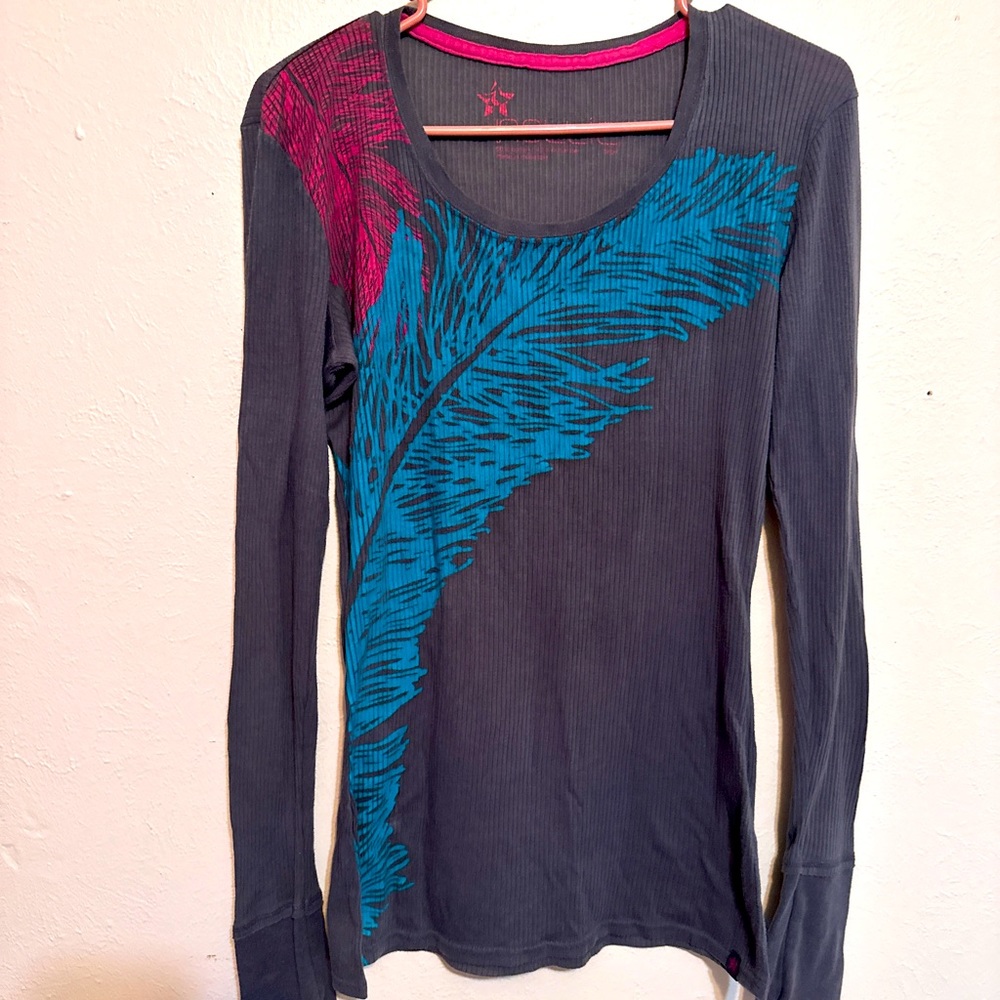 NOLLIE Women's  T-shirt SZ Large Pink And Blue Feathers 100% Cotton Long Sleeve